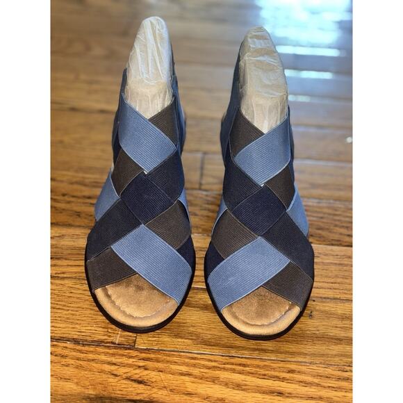 Comfortiva Women’s 7 Farrow sandals New - Picture 3 of 13